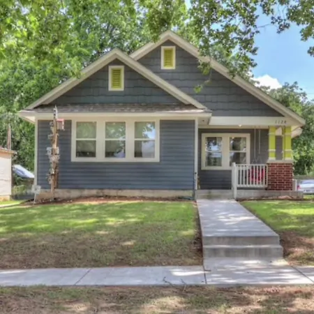 Vals Eclectic Classen Cottage